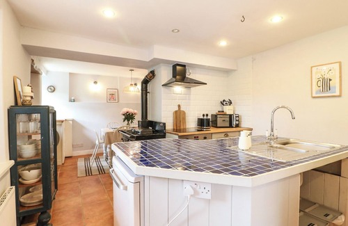 Longnor Cabaña | BAKEHOUSE CROFT, pet friendly, character holiday cottage in Longnor