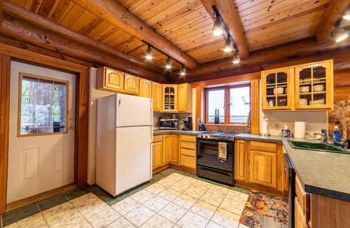 Glacier Chalet De Esquí | Baker Bliss 3100 Sqft, Wifi, HotTub, EV charger