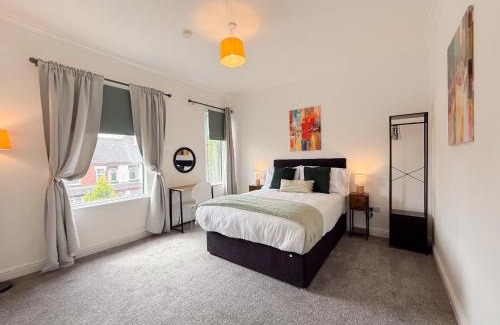 Stoke-on-Trent Casa | Bakewell Terrace by YourStays