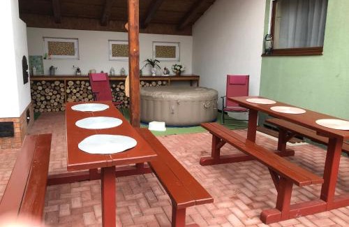 Tes Apartamento | Bakonyi Mamutfenyő Vendégház