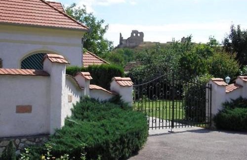 Dobronte Apartamento | Bakonyi Napsugár Vendégház Döbrönte