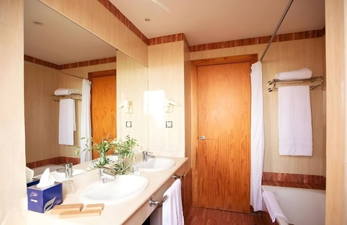 Nueva Milla de Oro Hotel | Bakour Oh Nice Costa del Sol