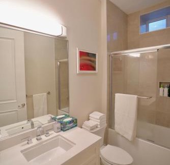 West Side Casa | Balaclava Park House close UBC and Downtown