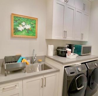 West Side Casa | Balaclava Park House close UBC and Downtown