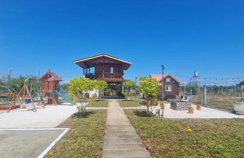 San Juan Casa | Balai Elmienna - solar powered farm house with pool