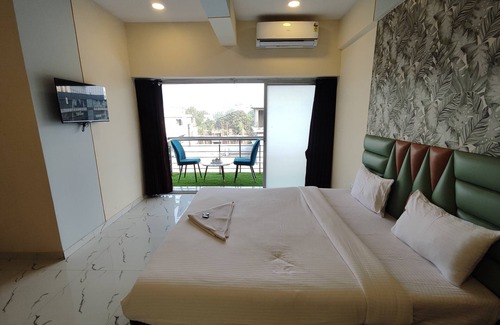 Dombivli East Hotel | Balaji Residency By Glitz Hotels