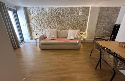 Balaruc-le-Vieux Apartamento | Balaruc Le Vieux Superbe studio dans maison médiévale avec terrasse et vue lagune de Thau