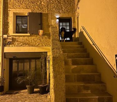 Balaruc-le-Vieux Apartamento | Balaruc Le Vieux Superbe studio dans maison médiévale avec terrasse et vue lagune de Thau