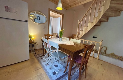 Istanbul City Center Casa | Balat Rose – Entire Wooden House with Terrace