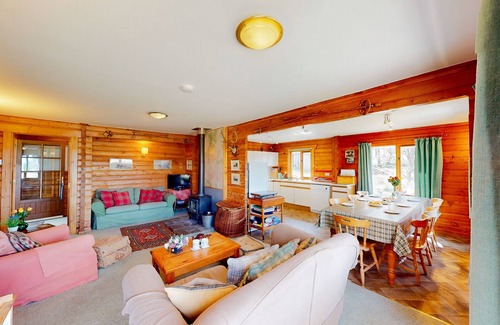 Kingussie Cabaña | Balbeag Cottage - Pet friendly Log Cabin