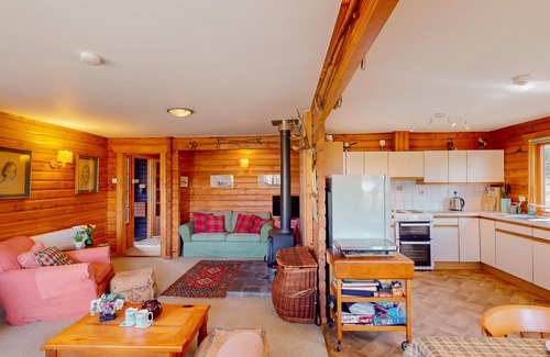 Kingussie Cabaña | Balbeag Cottage - Pet friendly Log Cabin