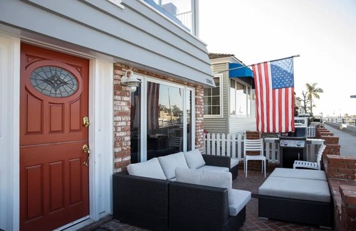 Corona del Mar Casa | BALBOA ISLAND 7 BEDROOMS SLEEPS 14