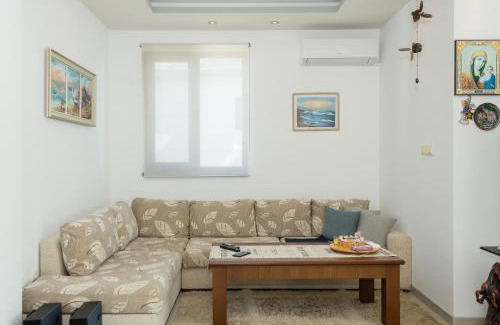 Balchik Apartamento | Balchik Sea View Escape 5BR Luxury with Hot Tub & Free Parking