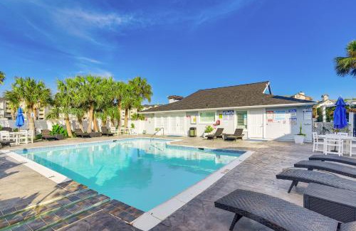 Galveston Apartamento | Balcony and Pool Access Condo in Galveston!