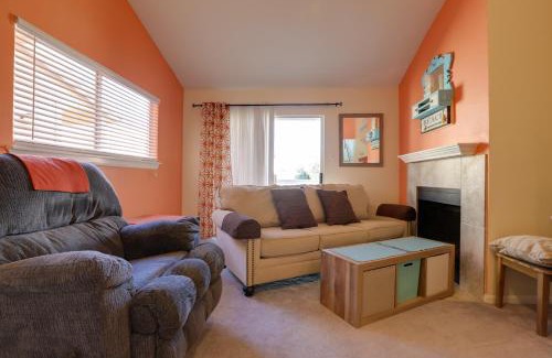 Galveston Apartamento | Balcony and Pool Access Condo in Galveston!