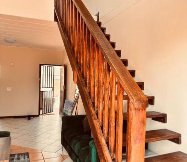 Greater Johannesburg Metropolitan Area Apartamento | Balcony Bliss