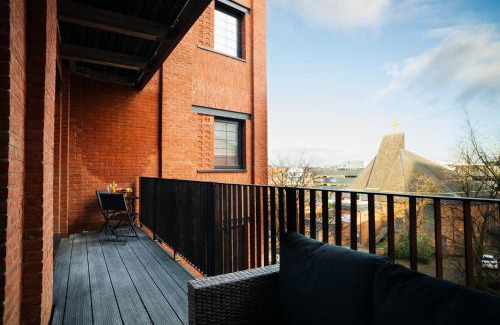 The Westside Apartamento | Balcony city view Spacious WiFi Family Contractors