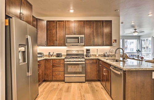 Lakeside Village Condominio | Balcony & Easy Mtn Access: Condo in Keystone!
