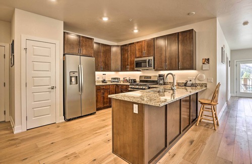 Lakeside Village Condominio | Balcony & Easy Mtn Access: Condo in Keystone!