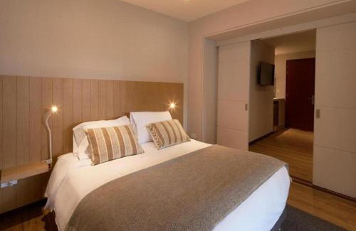 Financial District Apartamento | Balcony Retreat in Bogotá Gourmet Heart 205