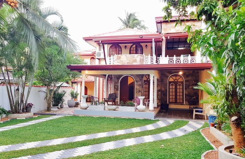 Aluthgama Casa | Habitación con balcón, deportes acuáticos de vacaciones desde 20 €, 1.5 km, playa y natación, 2 personas desde 3 0 €