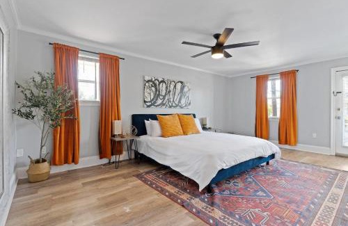 Lower Garden District Casa | Balcony Stay In Garden District Fall Fun