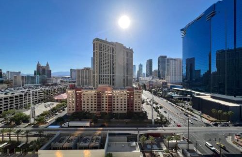 Las Vegas Apartamento | Balcony Studio Signature MGM Great View No Resort Fees Free Valet Lazy River