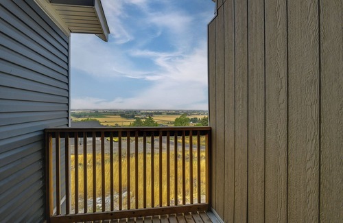 Idaho Falls Apartamento | Balcony & Stunning Views: Airy Apt in Idaho Falls