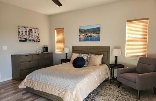 Shenandoah Valley Casa | Balcony Suite 2 Fraser Family Vineyard Stay in Amador