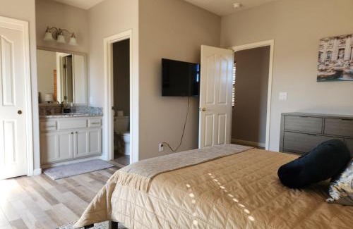 Shenandoah Valley Casa | Balcony Suite 2 Fraser Family Vineyard Stay in Amador