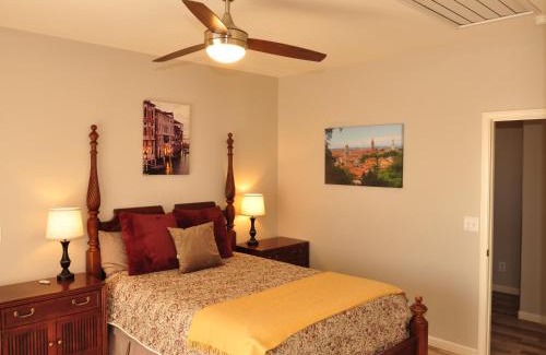 Shenandoah Valley Casa | Balcony Suite Fraser Family Vineyard Stay in Amador