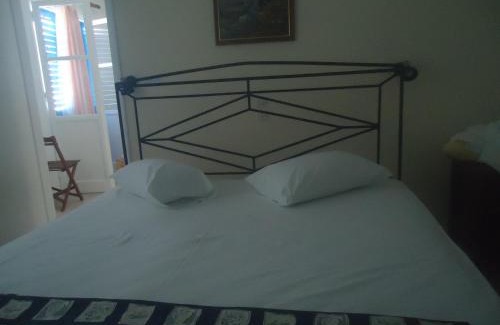 Apollonas Apartamento | Balcony to Aegeon 1