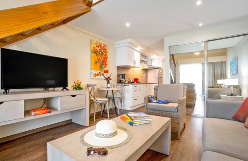 Grand Case Complejo | Balcony Views + Private Beach Access | Paddleboard & Relax in Style