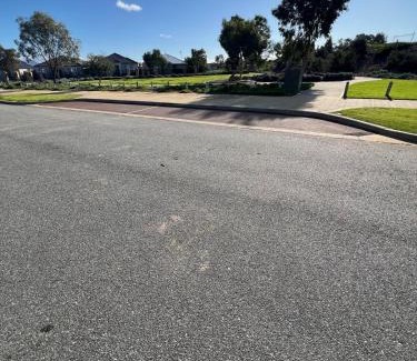 Baldivis Casa | Baldivis Home Close to IGA, CAFE, Restaurants, 15 mins to beach
