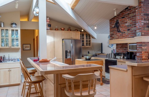Warm Springs Casa | Baldy View Home - Sunny Home with Mountain Views & Large Private Yard.