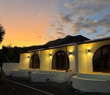Toya Bungkah Cama Y Desayuno | Bali Astetic Villa and Hot Spring