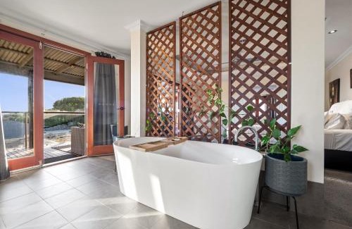 Halls Head Casa | Bali At The Bay Sunsetsheated Pool Beach &town