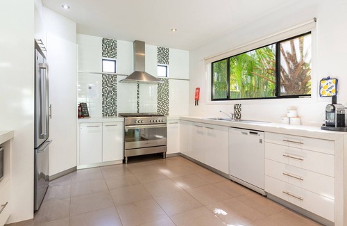 Tarbuck Bay Casa | Bali by the Bay- Coastal retreat in Tarbuck Bay