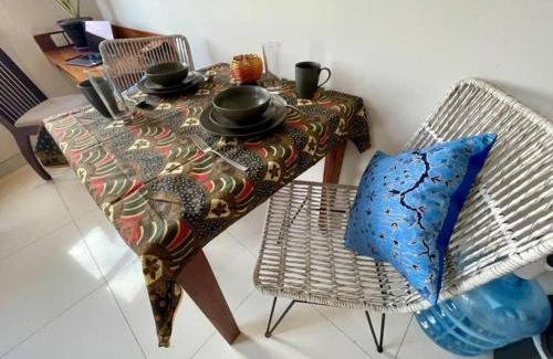 Seminyak Apartamento | Bali King Suites 503 - Studio with Mini-Kitchen, Resort-style Pool, Wi-Fi and Netflix, AC, Digital Nomad Heaven