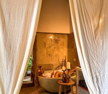 Sayan Cama Y Desayuno | Bali Maison
