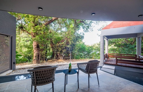 Kadena Apartamento | Balistyle hideaway resort that brings in a pleasa / Nakagami-gun Okinawa