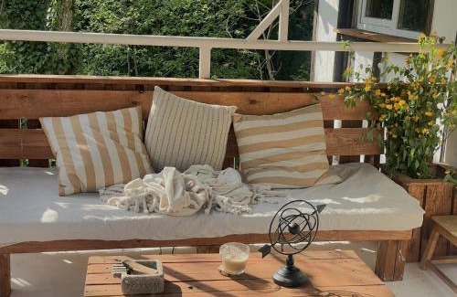 Gabrovo Chalet De Esquí | Balkans Serendipity - Forest View, Pet friendly Chalet with a garden