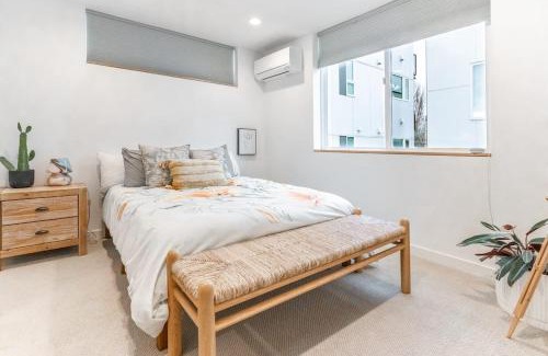 West Woodland Casa | Ballard's Pet-Friendly Mid Century Home + Rooftop Deck