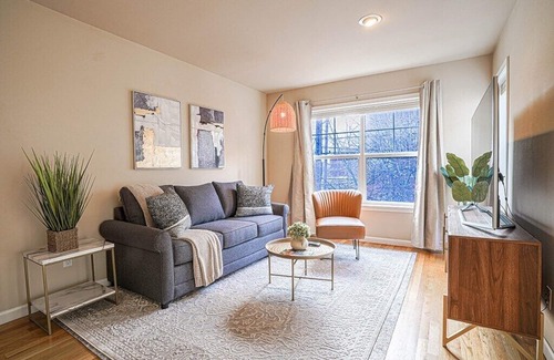 Old Ballard Casa | Ballard's Townhome with office & walk score 98