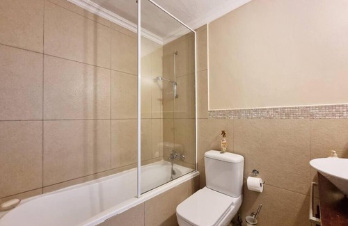 Shaka's Rock Apartamento | BALLITO CHAKAS COVE 2 Bedroom Beachfront Gem!
