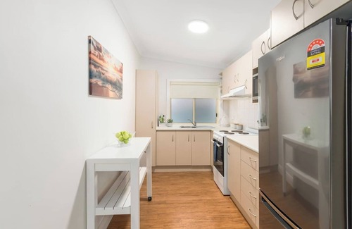 Balgownie Cabaña | Bally Escape Cottage Serenity in a Scenic Village