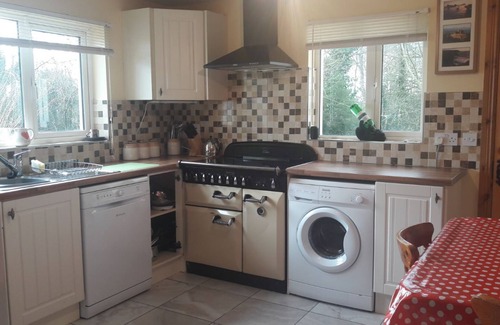 County Cork Casa | Ballygown Cottage con vistas a campo abierto a las montañas