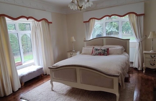 Cut Bush Casa | Ballysax House
