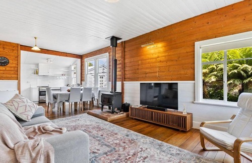 Kingston Beach Casa | 'Balmoral Cottage' A Kingston Beach Escape