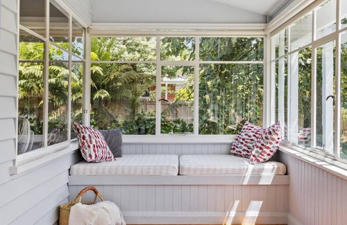 Kingston Beach Casa | 'Balmoral Cottage' A Kingston Beach Escape